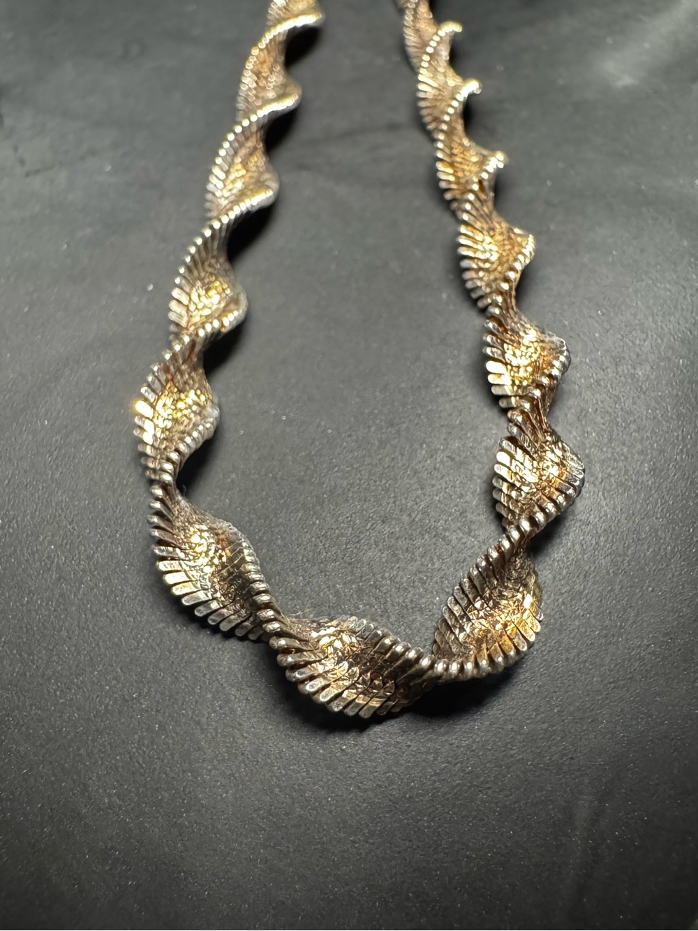 Vintage 925 Italy 2mm Silver Twisted Herringbone Spiral 18” 2Tone Chain FAS 8.4g